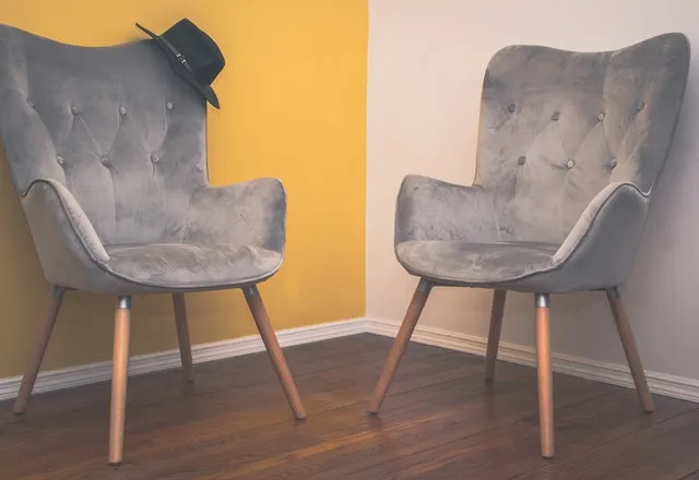 Designerskie fotele – idealny wybór do twojego salonu
